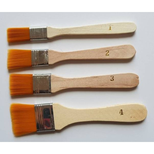 Πινέλο πλακέ κοντό με πορτοκαλί τρίχα Artebella (Short Flat Brush)