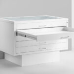 EMME DRAFTECH PLUS M200P – Συρταριέρα έκθεσης με γυάλινο καπάκι (Display Drawer Cabinet)